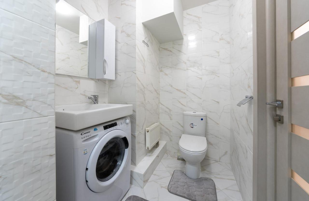 Apartments Riviera,20 минут от центра Киев Екстериор снимка