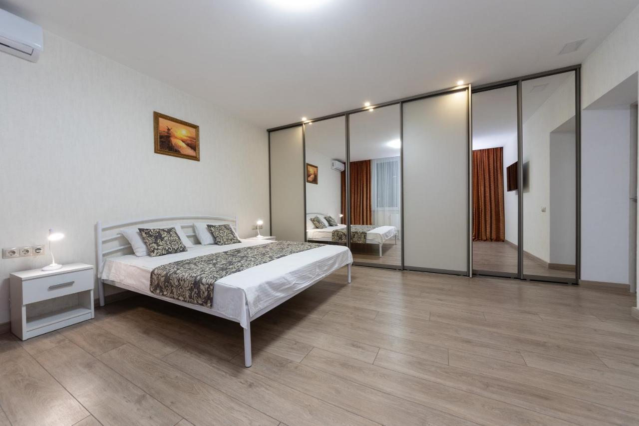 Apartments Riviera,20 минут от центра Киев Екстериор снимка
