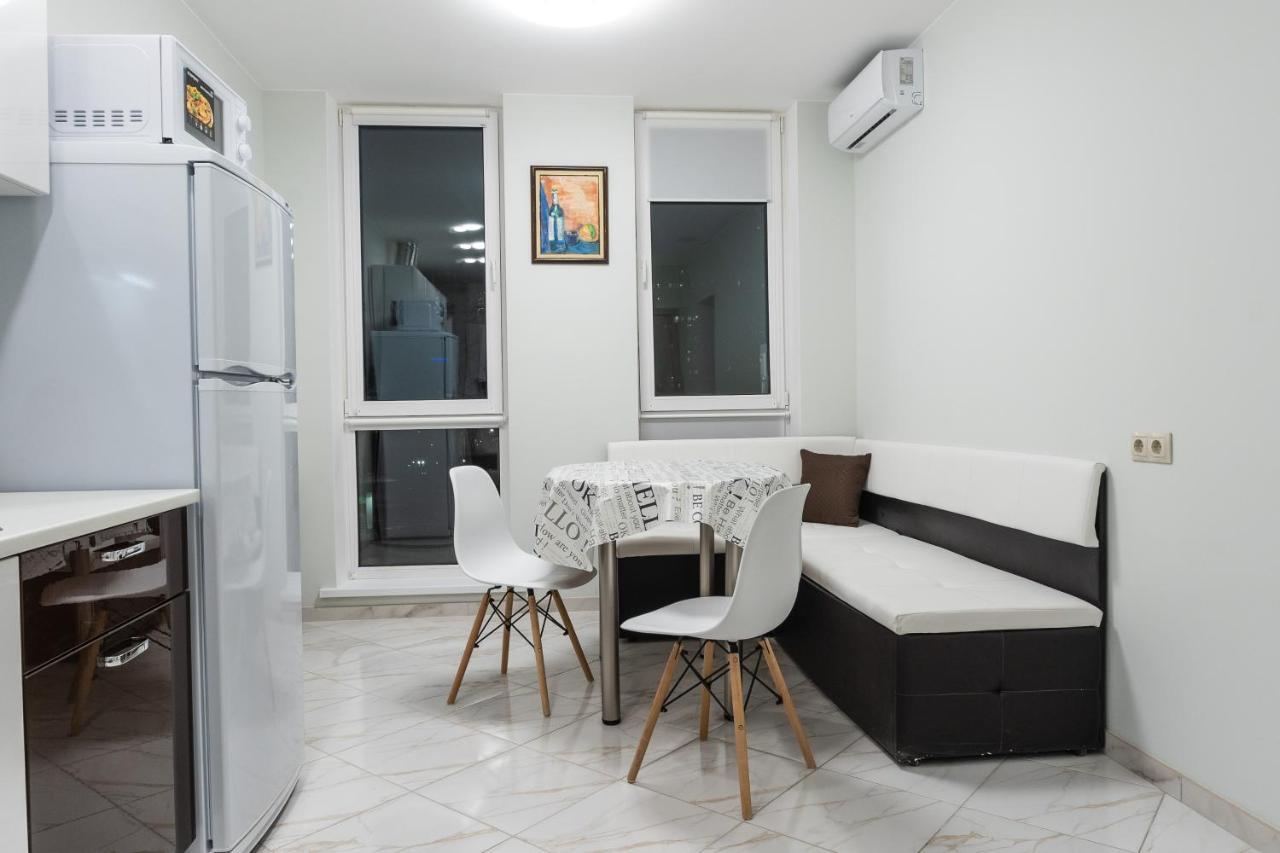 Apartments Riviera,20 минут от центра Киев Екстериор снимка