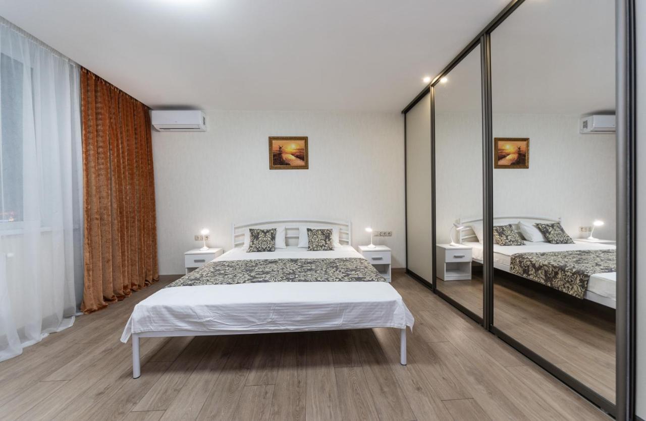Apartments Riviera,20 минут от центра Киев Екстериор снимка