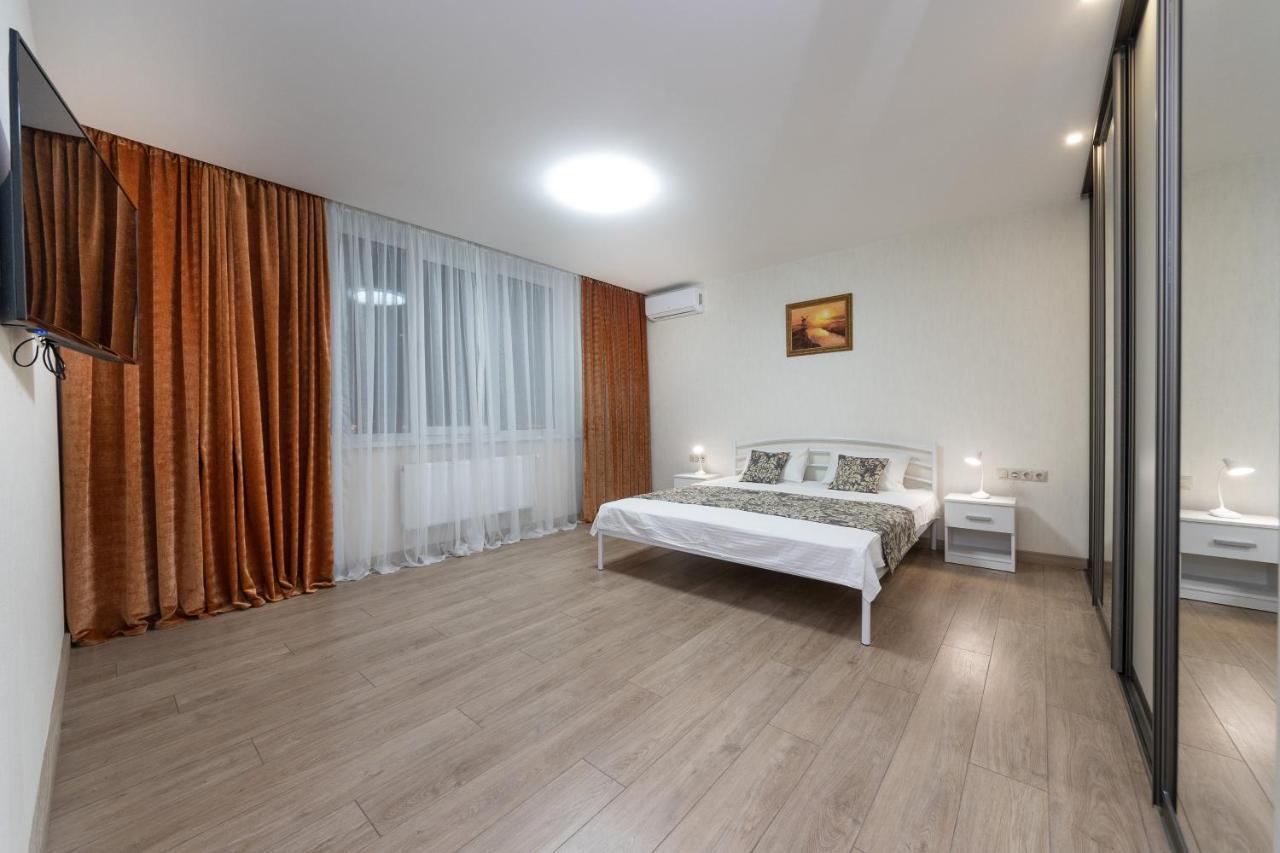 Apartments Riviera,20 минут от центра Киев Екстериор снимка